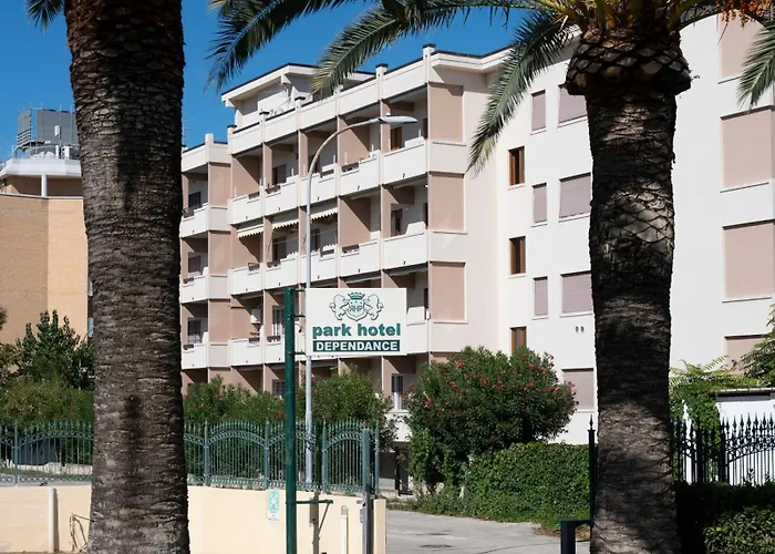 Hotel Park & Dependance Con 3*